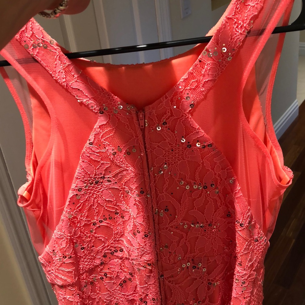 Fun dress! - Picture 3 of 4
